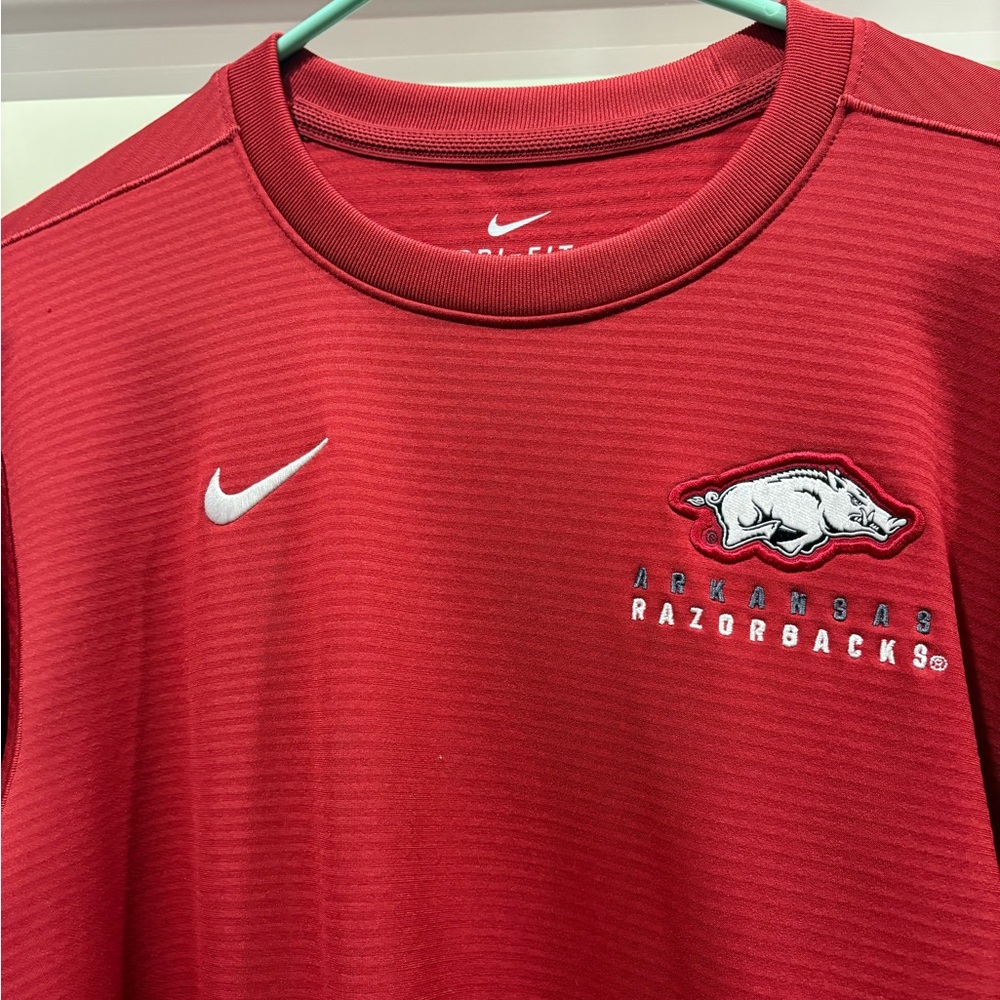 Arkansas Razorbacks Nike Red Dri-FIT Shirt - Picture 2 of 3